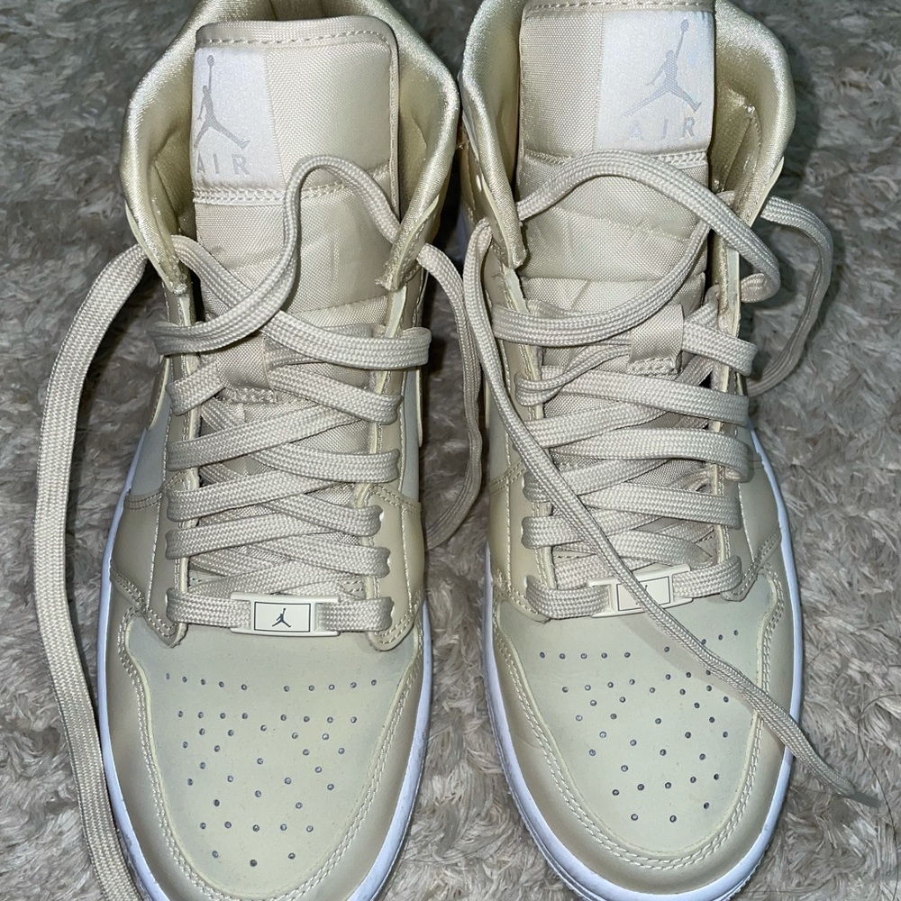 Women’s Air 1 Jordan’s size 8 1/2